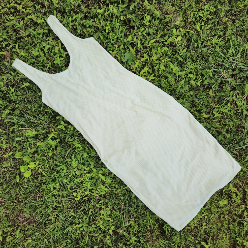 Bodycon Dress with Low Back Size L